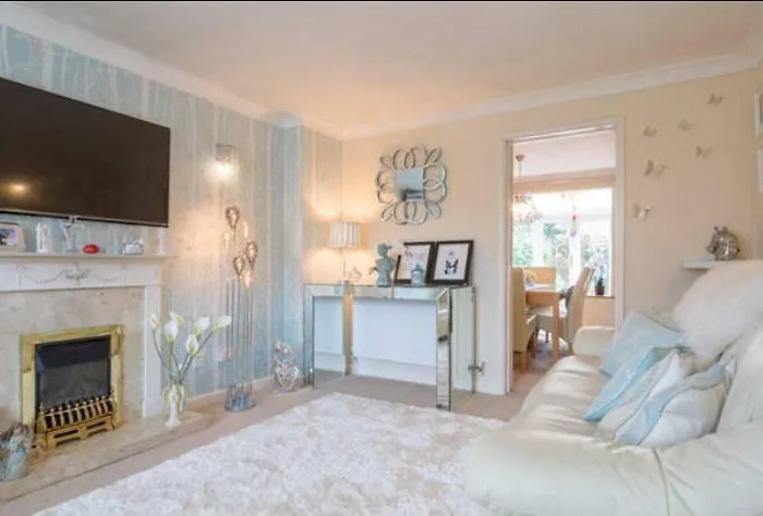 Comfy Private Room In Shared House