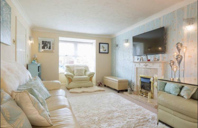 Comfy Private In Shared House Homestay *